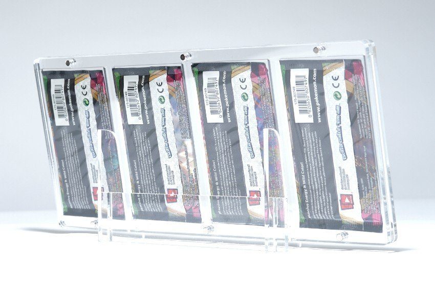 Magnetisk holder til fire Pokémon Boosterpakker (S&M & SWSH) - Legendary Card Collector - Magnetisk holder til udstilling og beskyttelse af fire Pokémon Boosterpakker